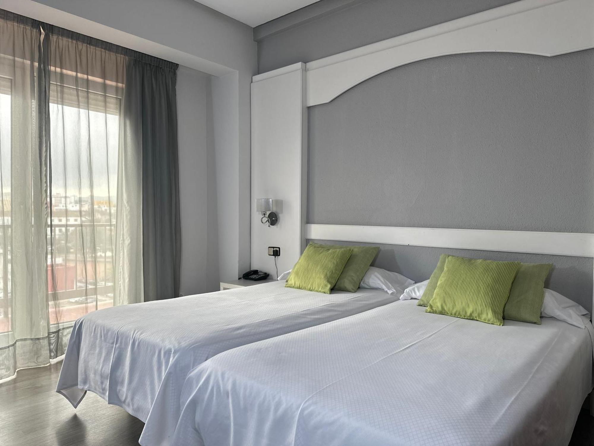 Mir Octavio Hotell Algeciras Exteriör bild