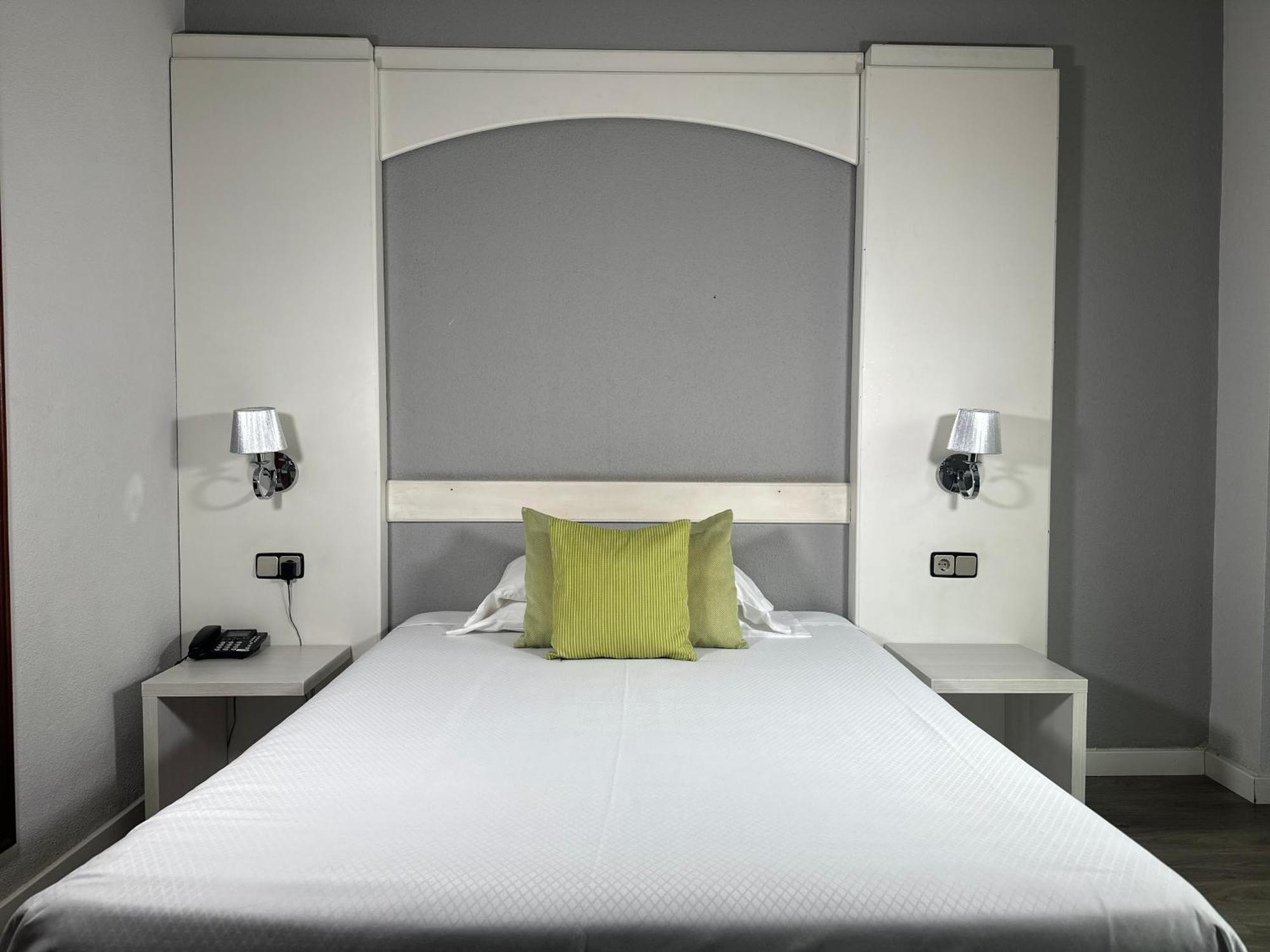 Mir Octavio Hotell Algeciras Exteriör bild